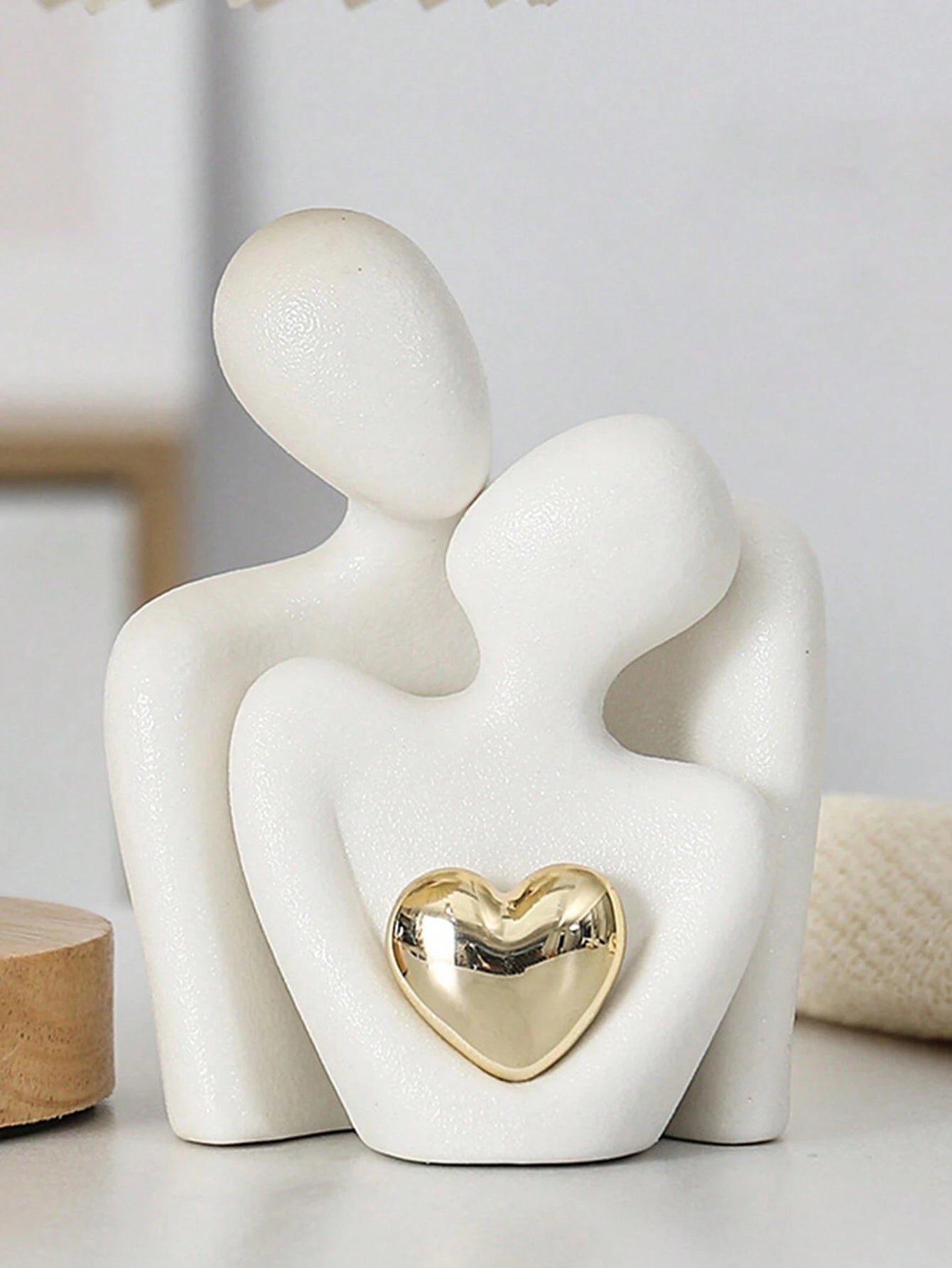 Elegant Beeld- Amour Sculpture