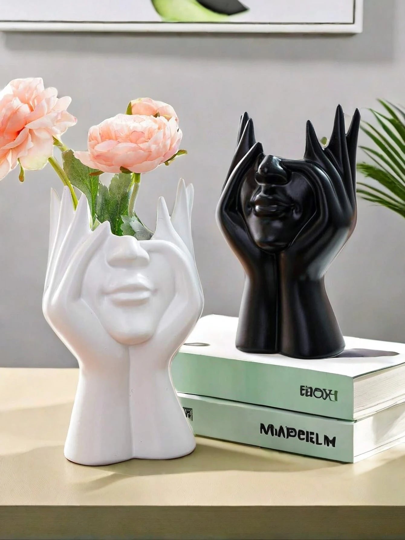 Chique Vrouwelijk Gezicht - Feminine Joy